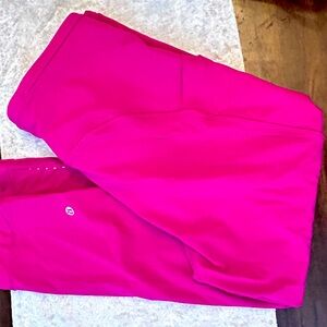 Lululemon SwiftSpeed Leggings Size 10, pockets, 21" Wild Berry